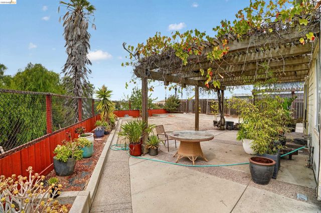 4148 Meadow Lake St, Antioch, CA 94531
