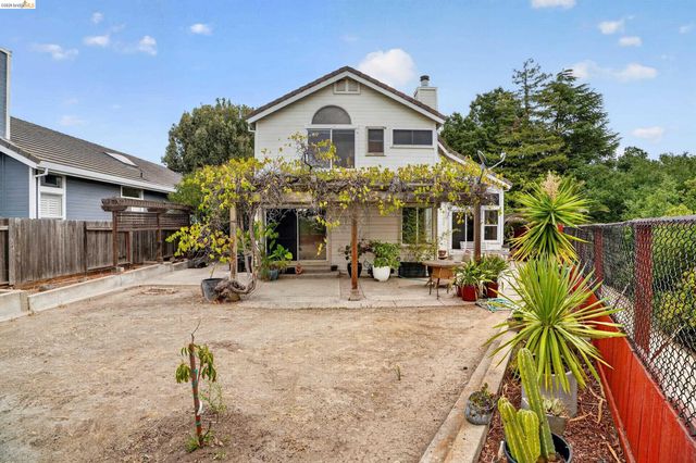 4148 Meadow Lake St, Antioch, CA 94531