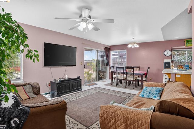 4148 Meadow Lake St, Antioch, CA 94531