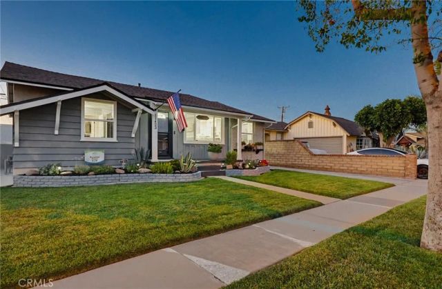 11423 213th, Lakewood, CA 90715