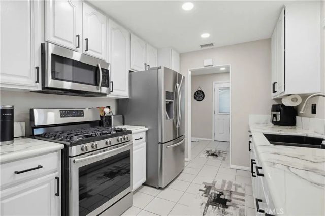11423 213th, Lakewood, CA 90715