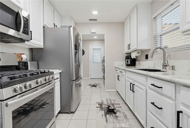 11423 213th, Lakewood, CA 90715