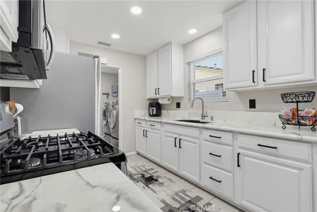 11423 213th, Lakewood, CA 90715