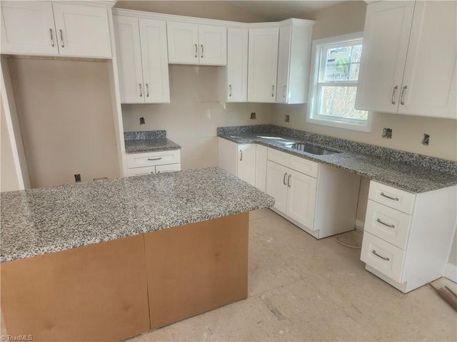 1515 Shamrock Road, Asheboro, NC 27205