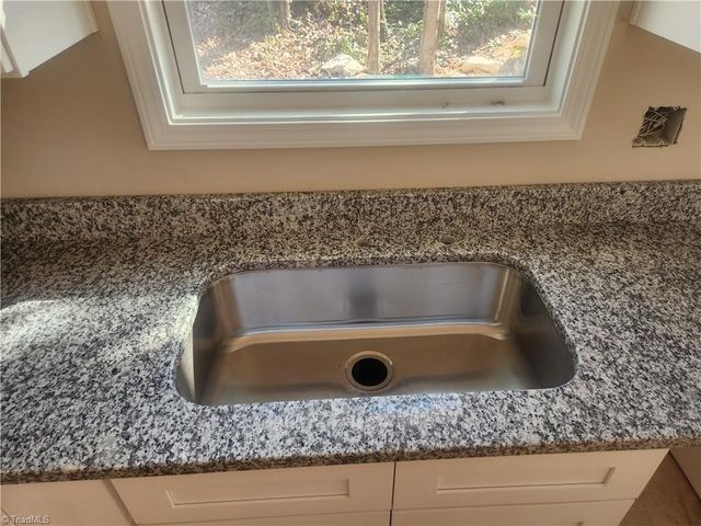 1515 Shamrock Road, Asheboro, NC 27205