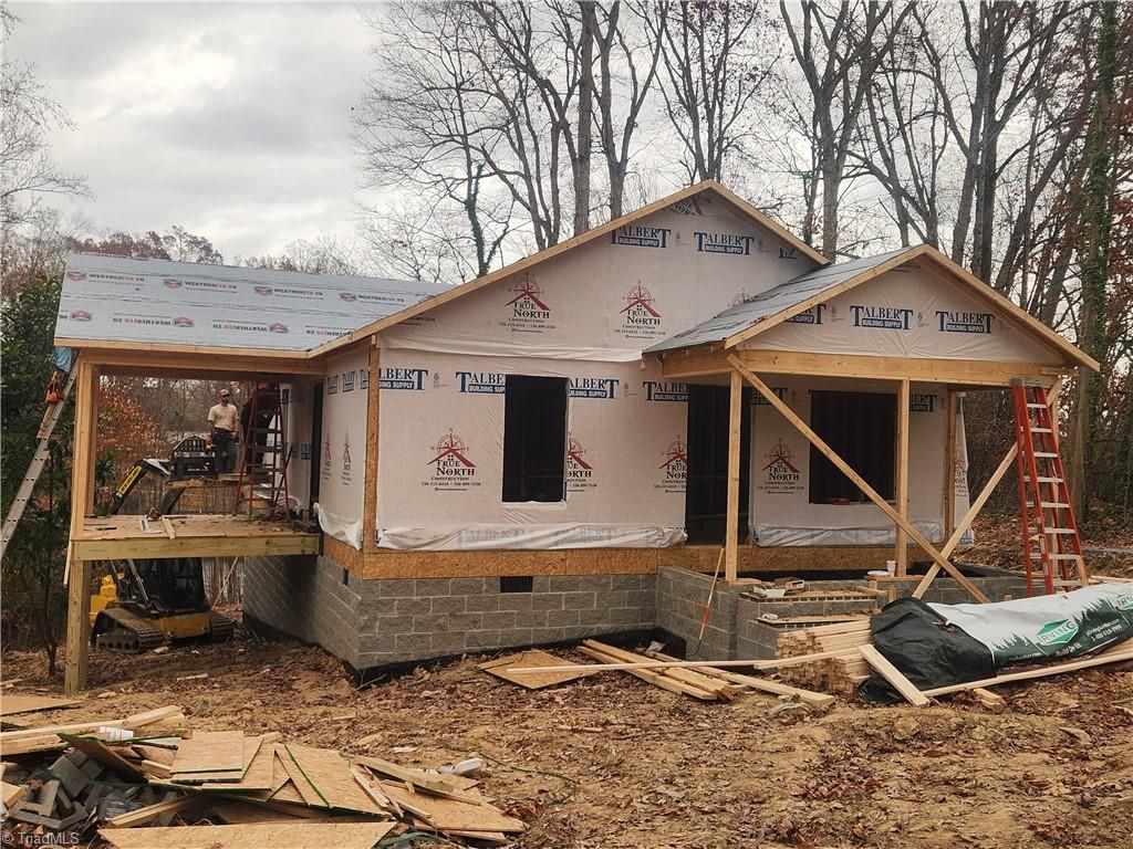 1515 Shamrock Road, Asheboro, NC 27205