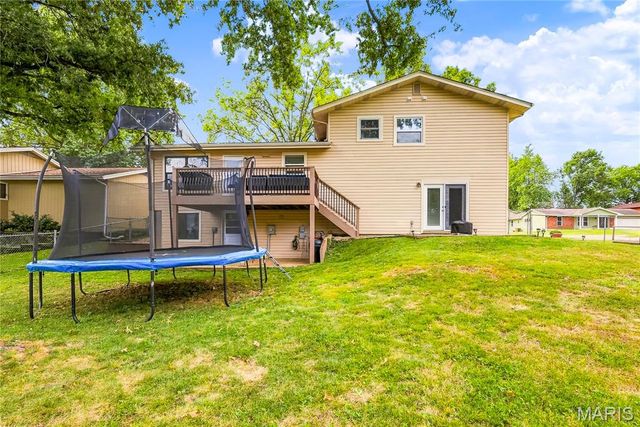 27 Oak Valley Drive, St Peters, MO 63376