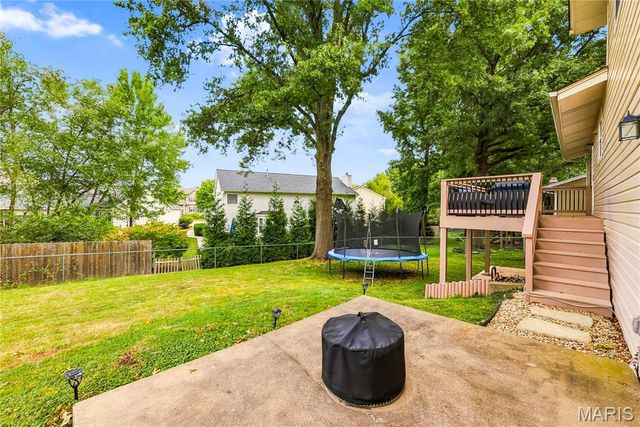 27 Oak Valley Drive, St Peters, MO 63376