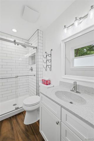 27 Oak Valley Drive, St Peters, MO 63376