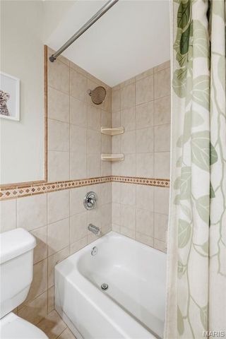 27 Oak Valley Drive, St Peters, MO 63376