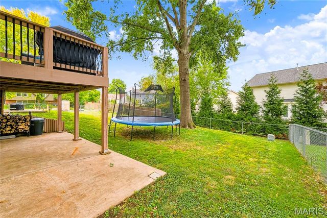 27 Oak Valley Drive, St Peters, MO 63376