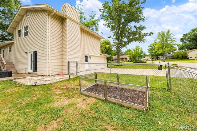 27 Oak Valley Drive, St Peters, MO 63376