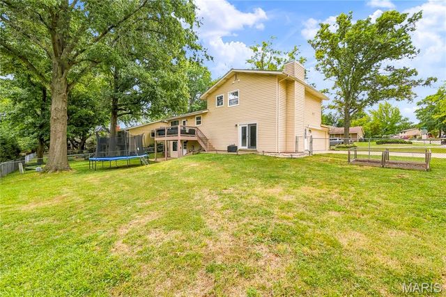 27 Oak Valley Drive, St Peters, MO 63376