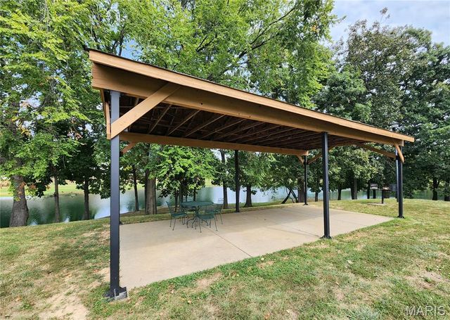 27 Oak Valley Drive, St Peters, MO 63376