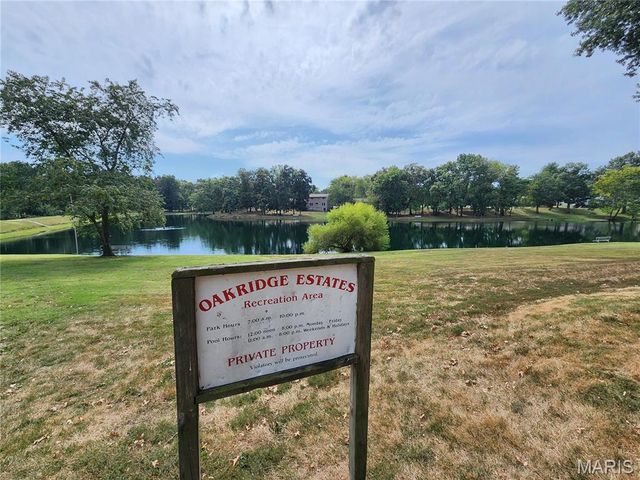 27 Oak Valley Drive, St Peters, MO 63376