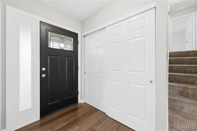 27 Oak Valley Drive, St Peters, MO 63376