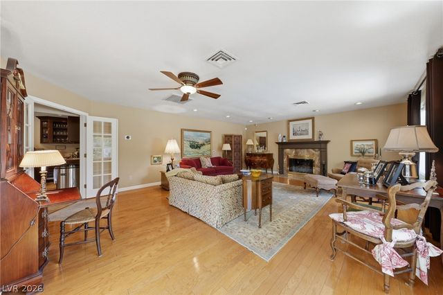 221 Rosemary Lane, Las Vegas, NV 89107