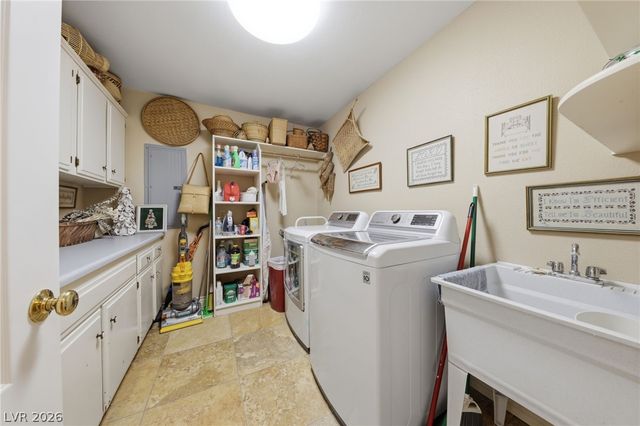 221 Rosemary Lane, Las Vegas, NV 89107