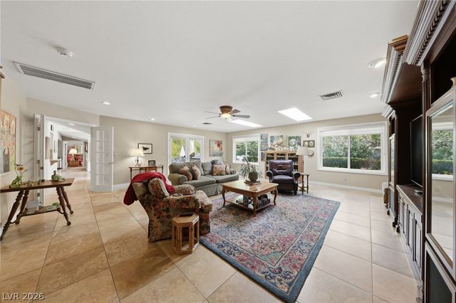 221 Rosemary Lane, Las Vegas, NV 89107