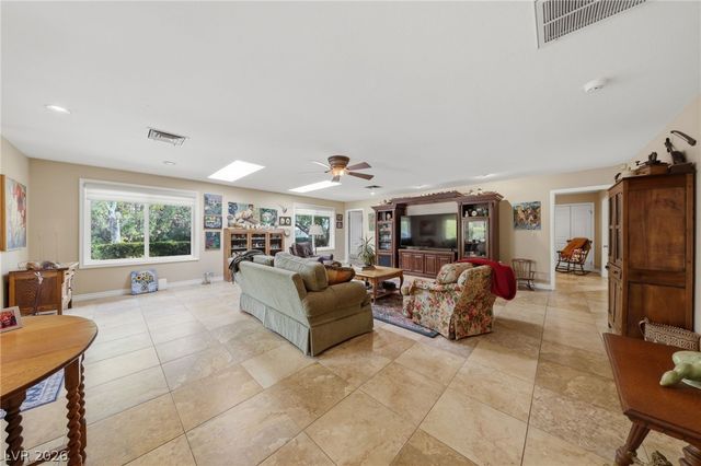 221 Rosemary Lane, Las Vegas, NV 89107