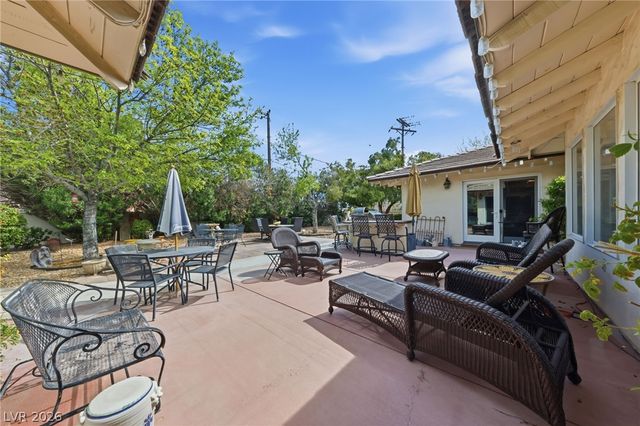 221 Rosemary Lane, Las Vegas, NV 89107