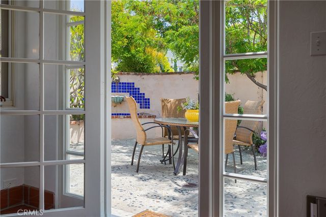 1981 Rangeview Drive, Glendale, CA 91201