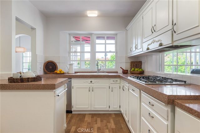 1981 Rangeview Drive, Glendale, CA 91201