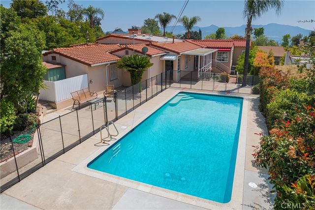 1981 Rangeview Drive, Glendale, CA 91201