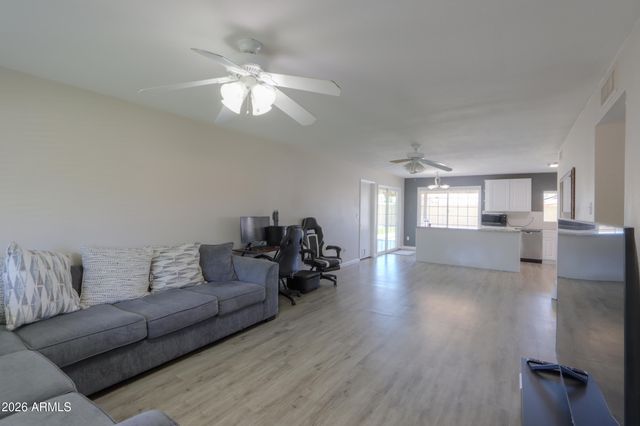 7953 W SAHUARO Drive, Peoria, AZ 85345