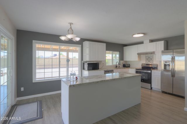 7953 W SAHUARO Drive, Peoria, AZ 85345