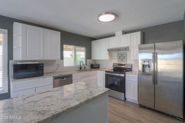 7953 W SAHUARO Drive, Peoria, AZ 85345