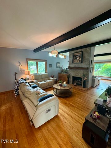 1704 Fairway Drive, Johnson City, TN 37601