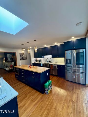 1704 Fairway Drive, Johnson City, TN 37601