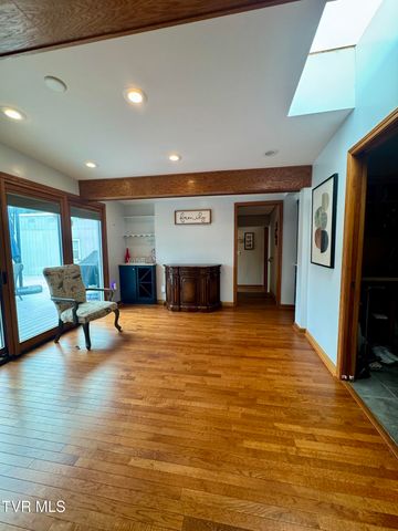 1704 Fairway Drive, Johnson City, TN 37601