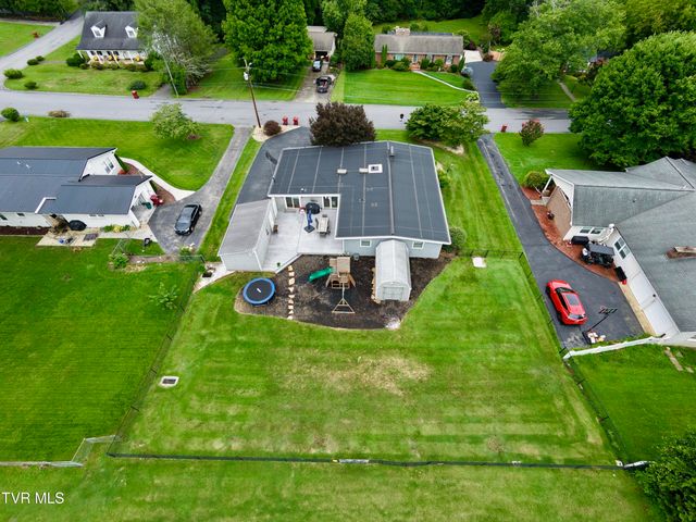 1704 Fairway Drive, Johnson City, TN 37601