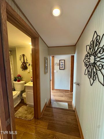 1704 Fairway Drive, Johnson City, TN 37601