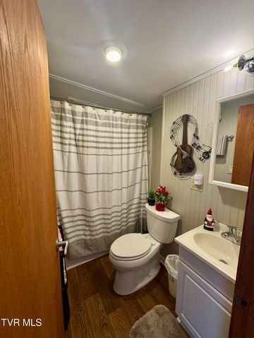 1704 Fairway Drive, Johnson City, TN 37601