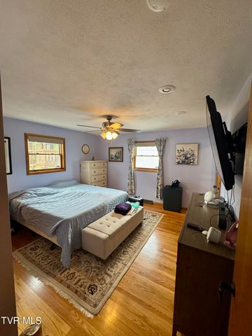 1704 Fairway Drive, Johnson City, TN 37601