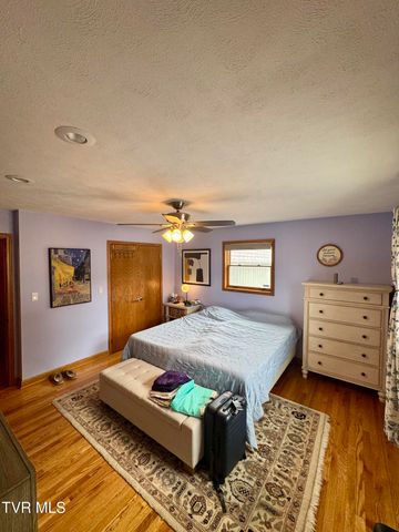 1704 Fairway Drive, Johnson City, TN 37601
