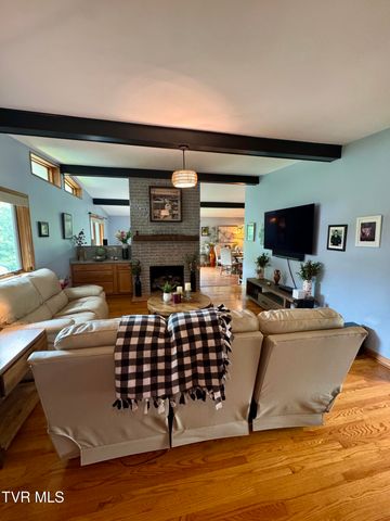 1704 Fairway Drive, Johnson City, TN 37601