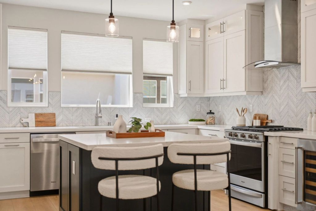 2863 Avella Circle, San Diego, CA 92108