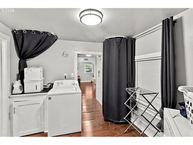 963 MADISON St, Eugene, OR 97402