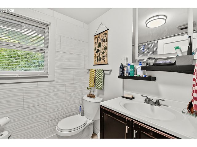 963 MADISON St, Eugene, OR 97402