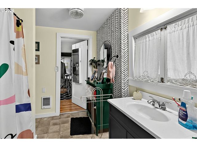 963 MADISON St, Eugene, OR 97402
