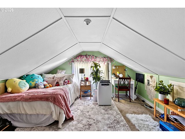 963 MADISON St, Eugene, OR 97402