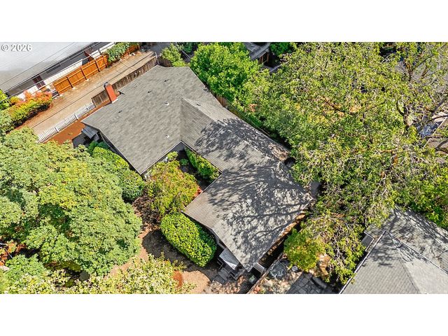 963 MADISON St, Eugene, OR 97402