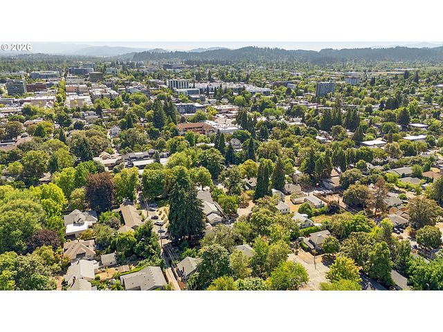 963 MADISON St, Eugene, OR 97402