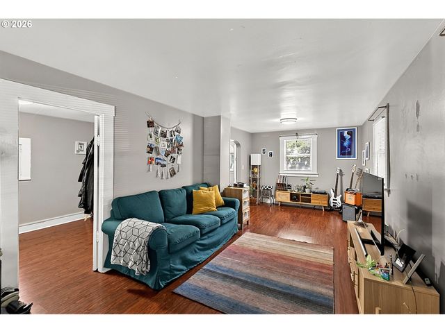 963 MADISON St, Eugene, OR 97402