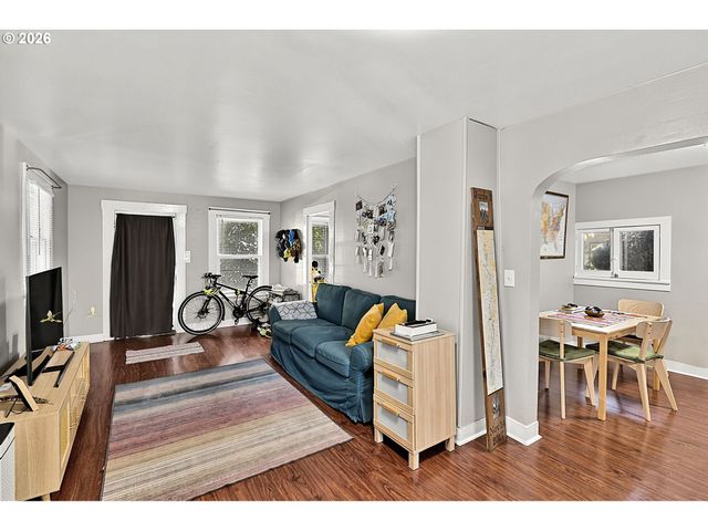 963 MADISON St, Eugene, OR 97402