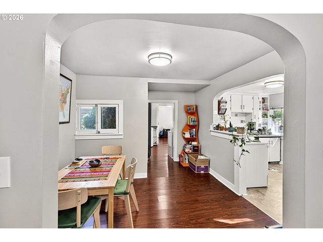963 MADISON St, Eugene, OR 97402